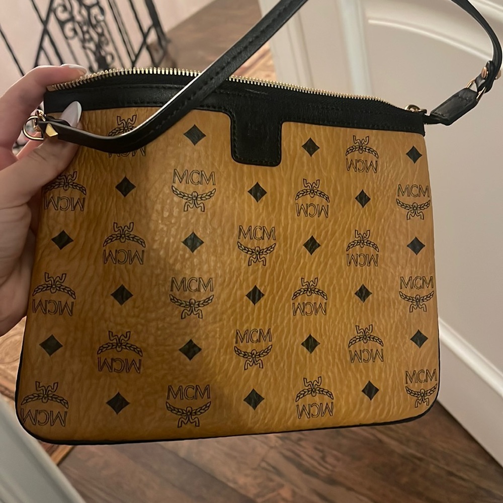 Mcm pouch